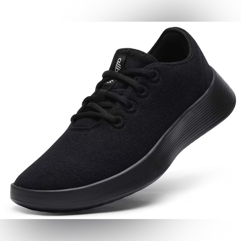 Allbirds Women’s Wool Runner Go in Black , size 8.5